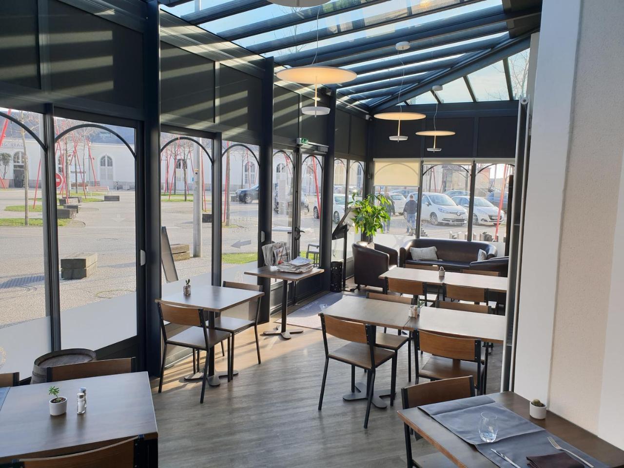 Hotel De La Gare - Restaurant Bistro Quai La Roche-sur-Yon Eksteriør billede